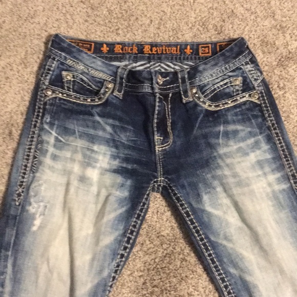 Women’s Rock Revival Jeans - Picture 3 of 4